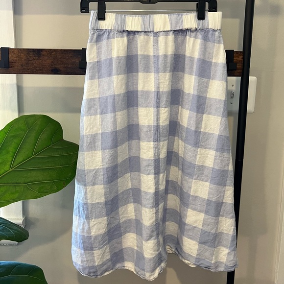 Madewell Linen-Blend Side-Button Midi Skirt in Gingham Check - Picture 4 of 5